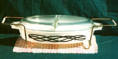 Vintage Pyrex Barbed Wire Divided Casserole Dish With Lid